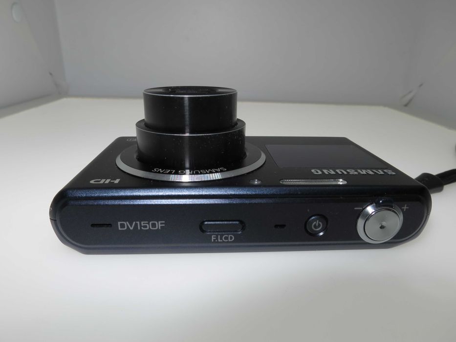 Samsung DV150F компактен фотоапарат цифрова камера със селфи екран