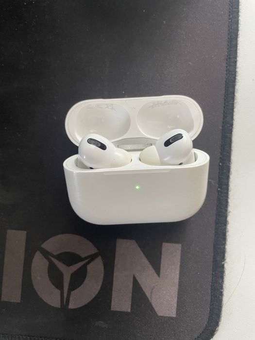 Casti Air Pods Pro