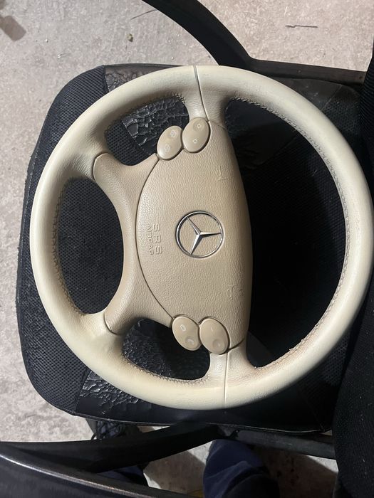 W211 / W219 / W209 волан бежов с airbag