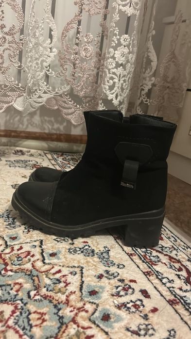 Продам четкие каблуки/туфли