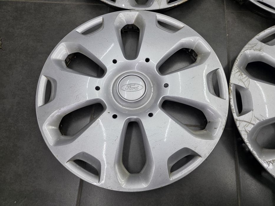 Тасове 16 - Ford