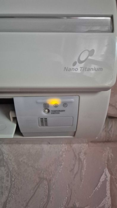 Инверторен климатик HITACHI RAS-10 EH1 + ОПЦИЯ ЗА МОНТАЖ