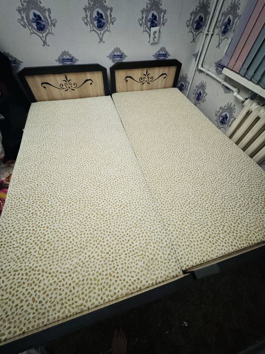 Продам шкаф с двумя кроватями