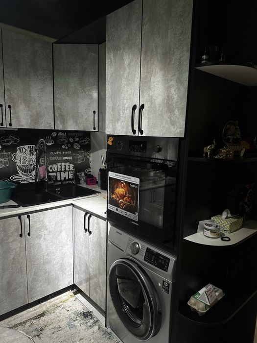 Кухня с прихожей