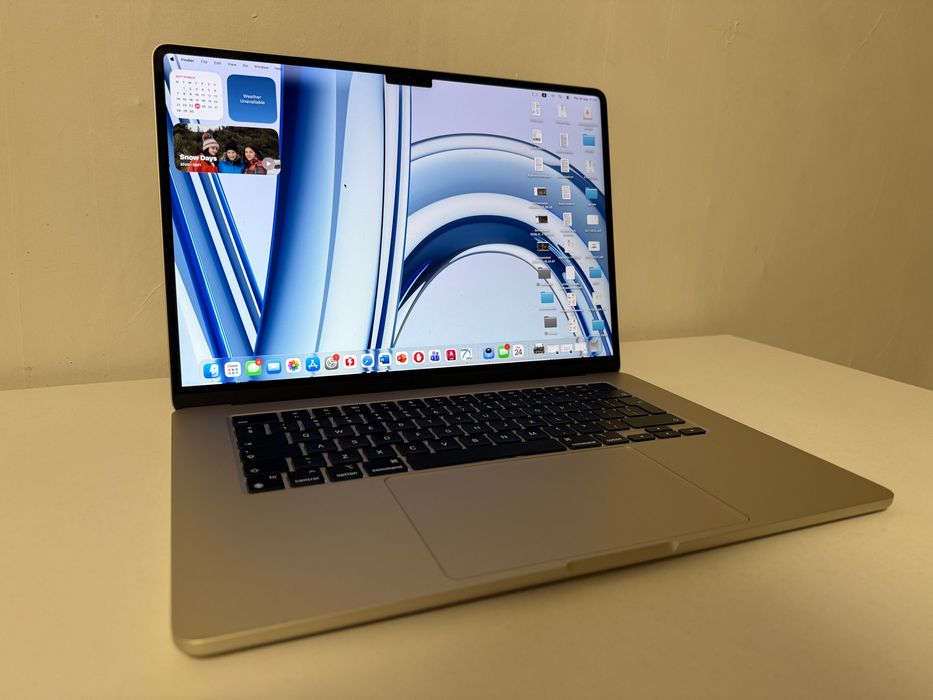 MacBook Air 15.3" (M2), 512 GB SSD,Starlight