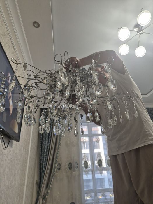 Продаю хрустальную люстру
