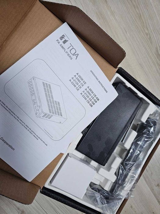 Sistem audio - amplificator, microfon, 3x boxe tavan