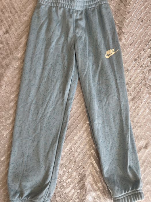 Сет от две части на Nike
