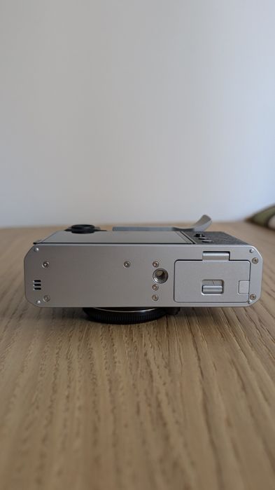 Fujifilm XE-4 Silver