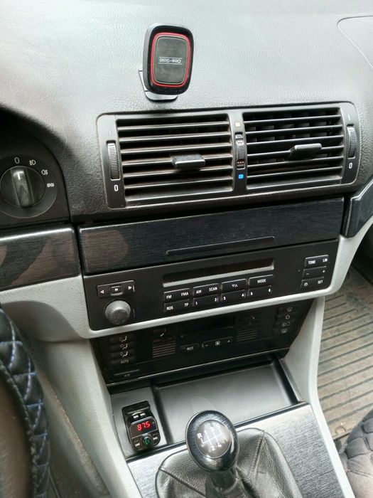 Автомобиль бмв 520  E39