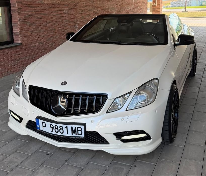 Mercedes Benz E 300 Cabrio pachet AMG  2013