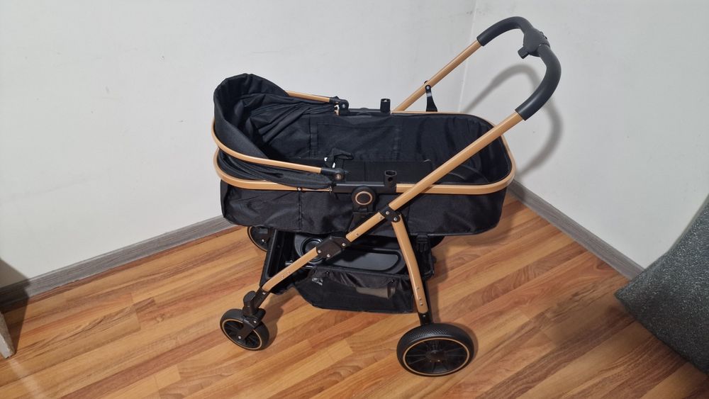 Коляска, зря дома стоит