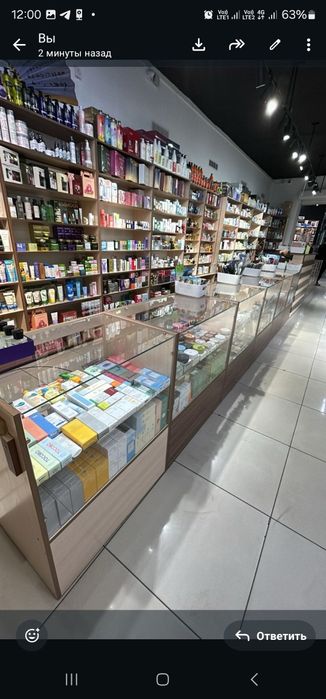 Продам стеллажи и витрины каждый по отдельности 30тыс за 1 шт.