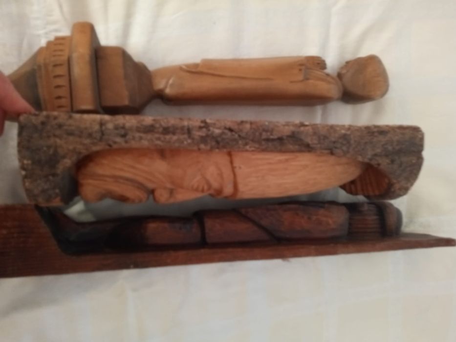 Sculpturi din lemn masiv  mari
