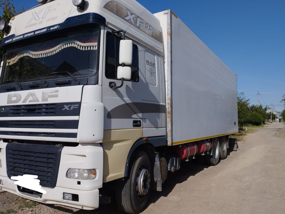 DAF yuk mashinasi sotiladi
