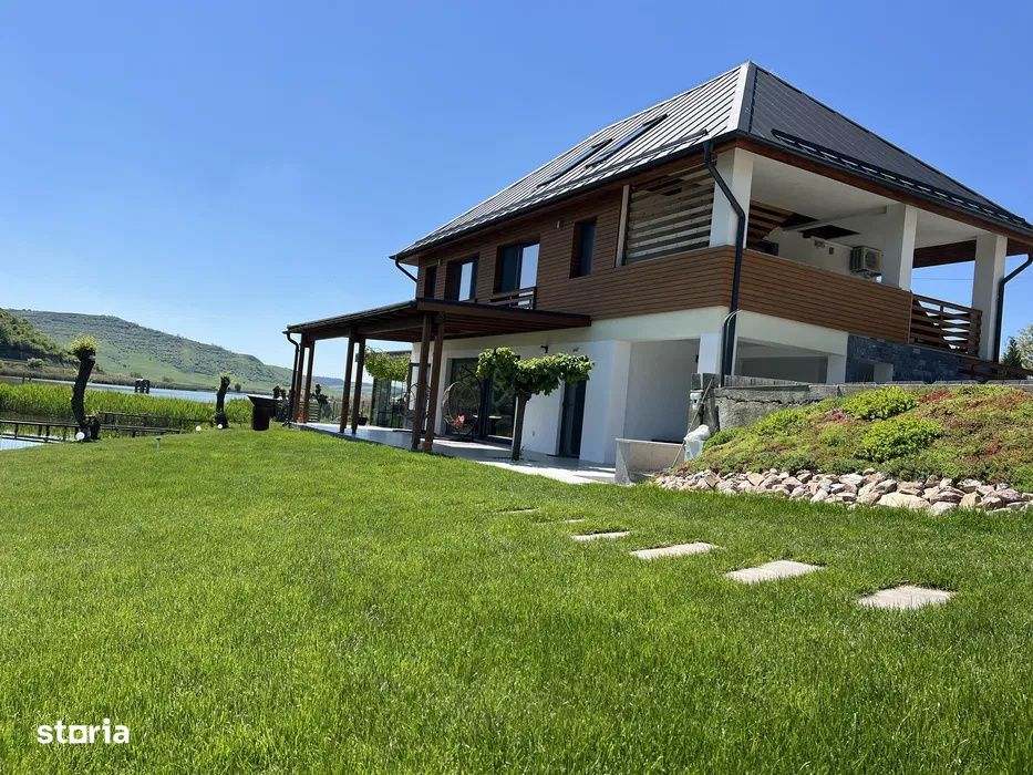 Vila moderna cu piscina pe lac l la cheie l 2530 mp teren l Geaca-CLuj