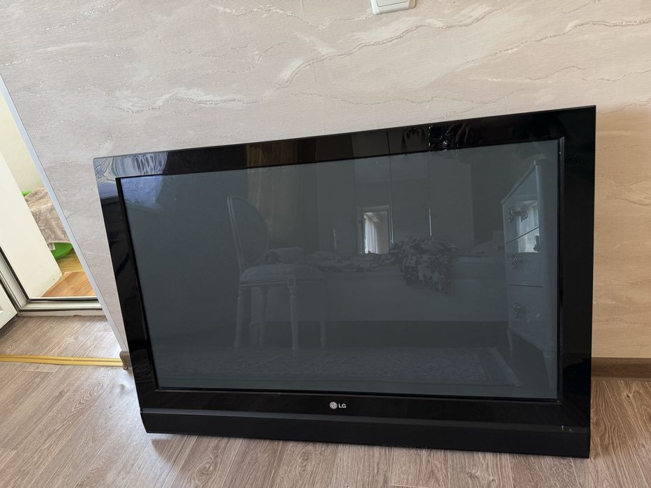 Телевизор LG диагональ 107