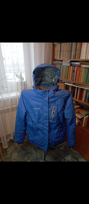 Продам куртку женскую