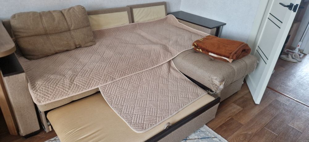 Диван угловой раздвижной