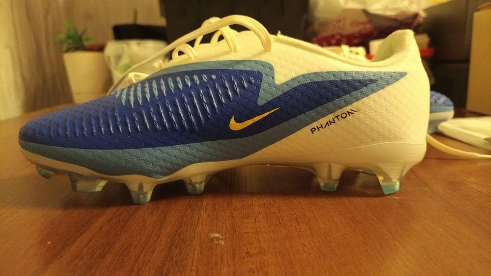 Бутсы Nike phantom