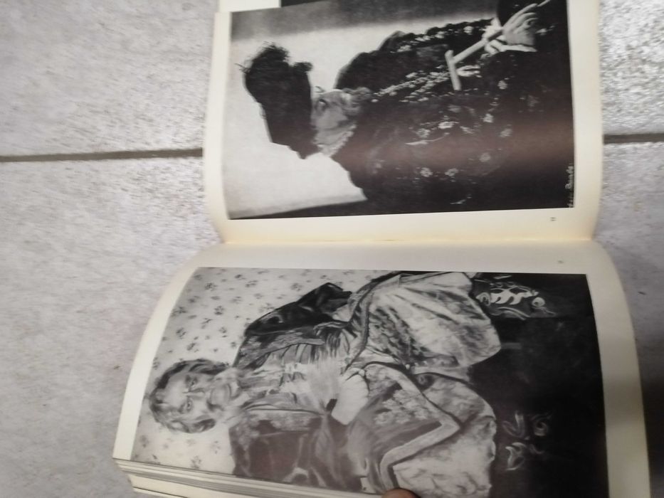 Албум за живота и творчеството на  оперния певец Борис Христов, опера