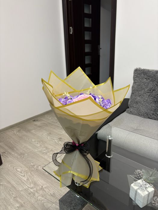 Buchet satin 11 trandafiri