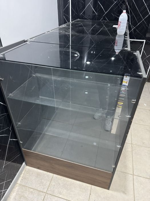 Продам витрины 90х120 см
