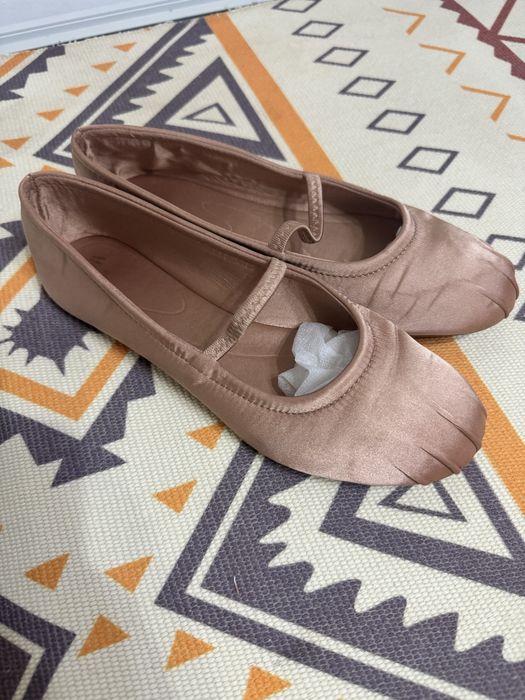 Сатиновые балетки от Zara