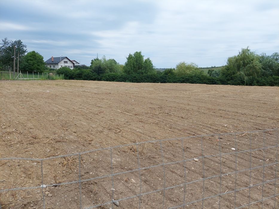 Inchiriere/vanzare teren intravilan 4000 m2