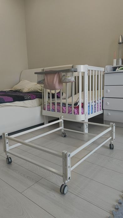 Манеж с маятником