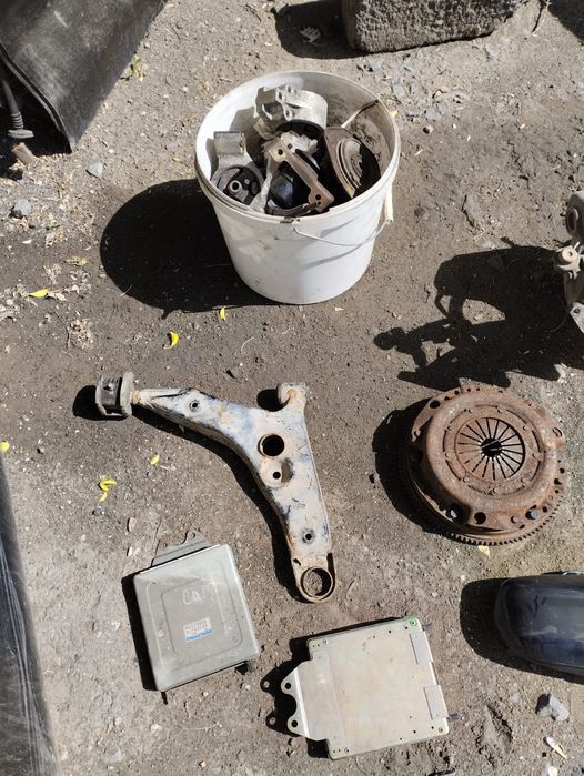 Запчасти от Митсубиси Каризмы