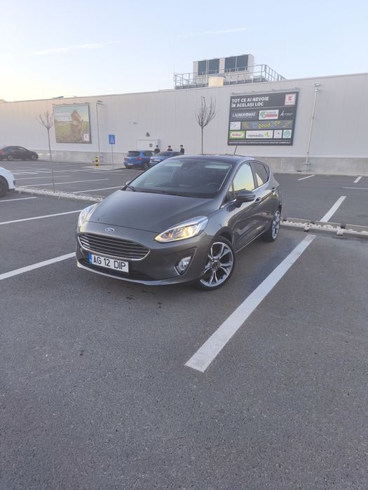 Vând Ford Fiesta