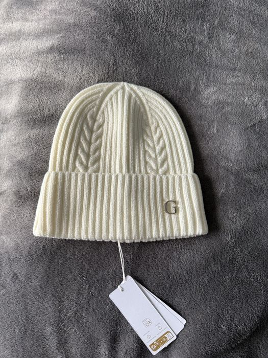 Guess caciula alba unisex marime OS noua originala