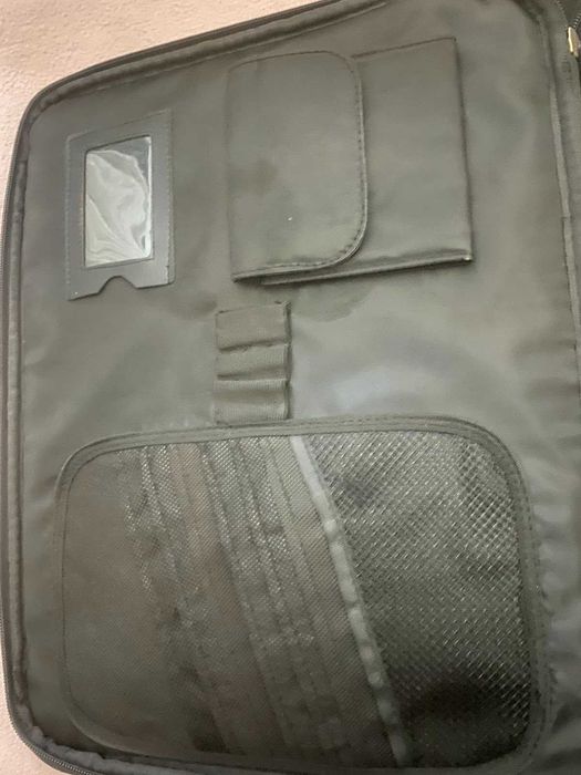 Черна чанта за лаптоп, водонепропусклива