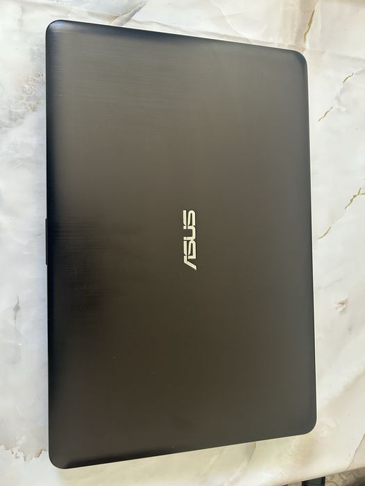 Срочно продаю  Ноутбук Asus