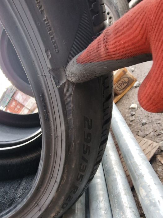 Anvelope 295/35R20 marca Pirelli, DOT 2020, 6 mm