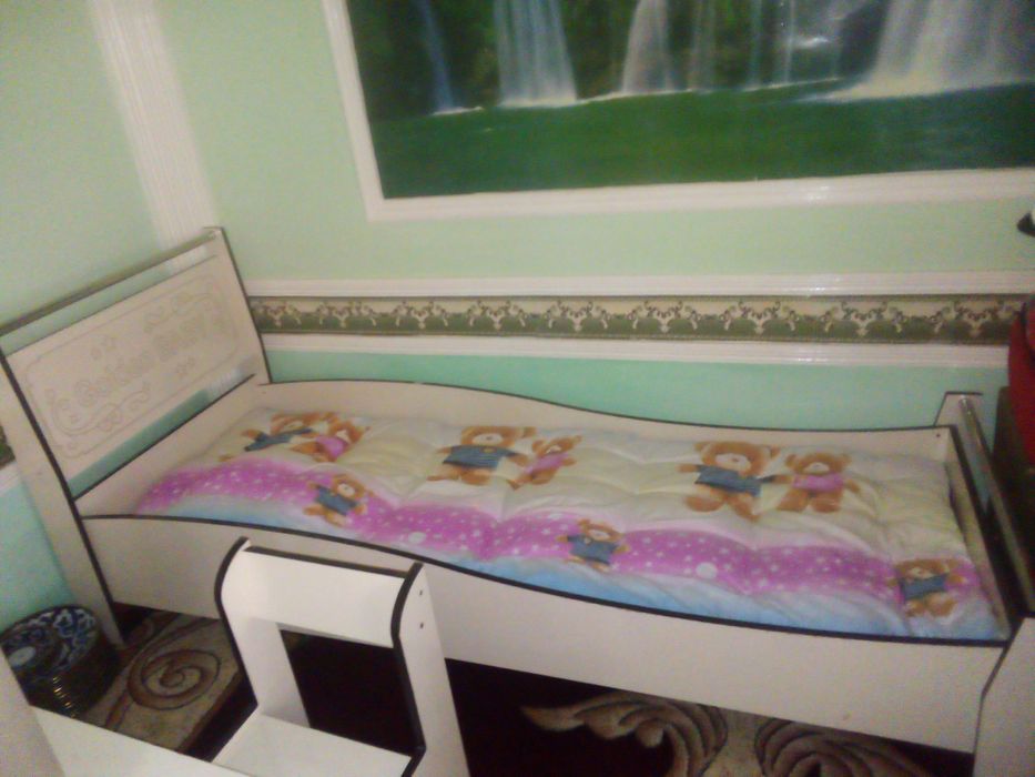 Yotoqxona uchun mebel xolati yangi judayam ajoyib narxini kelishamiz