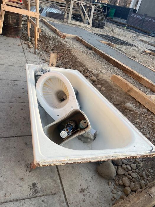 Ванна, туалет отлично работает