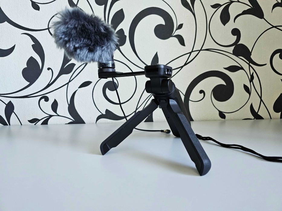 ПРОДАМ Штатив для камеры Canon HG-100TBR +Стереомикрофон Canon DM-E100