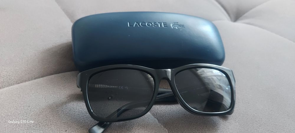 Солнцезащитные очки lacoste