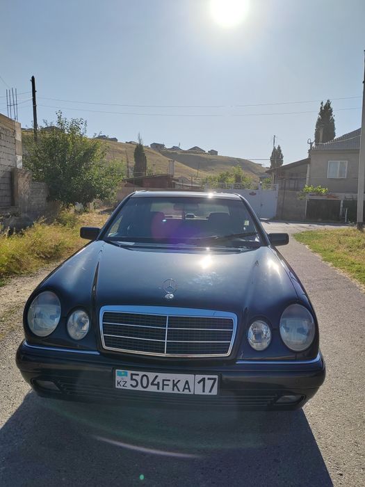 Мерседес Бенз Е320