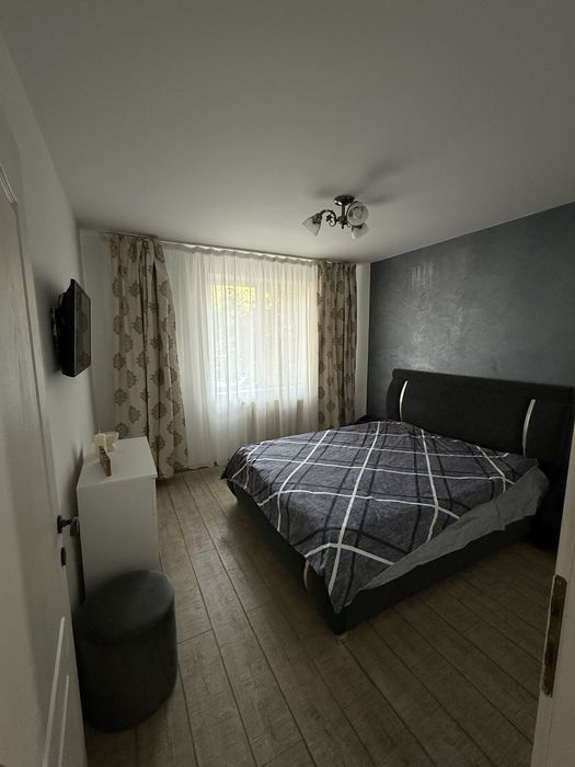 Apartament 3 camere de inchiriat zona ACR