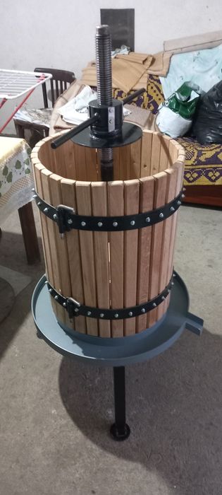 Teasc, storcator, saitau, struguri