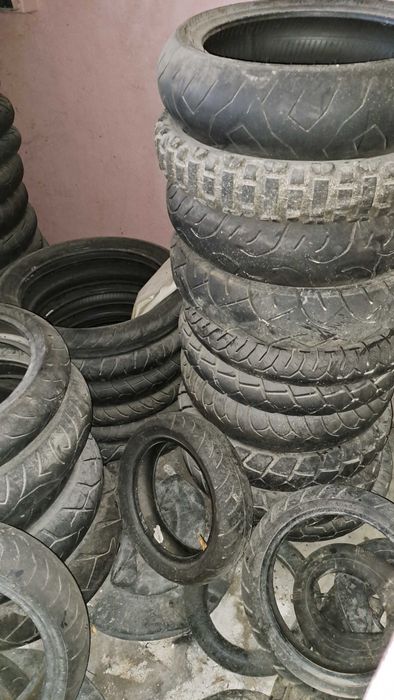 Гуми за коли мотори джипове 200броя