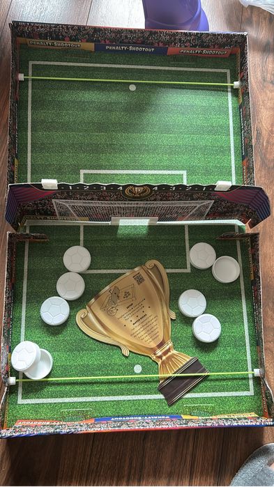 Joc de fotbal din carton