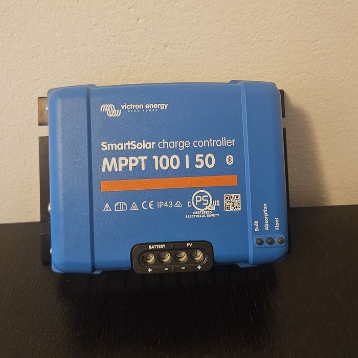 Контролер Victron 100/50