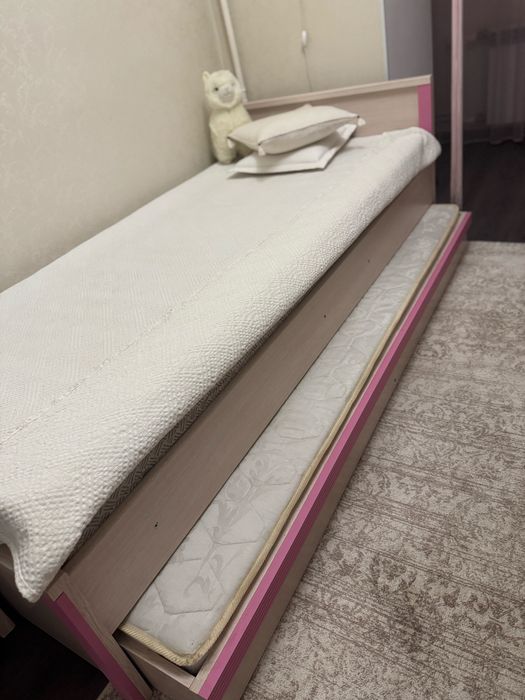 Продам мебель в детскую комнату.