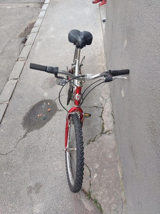 Vând bicicleta stare perfecta