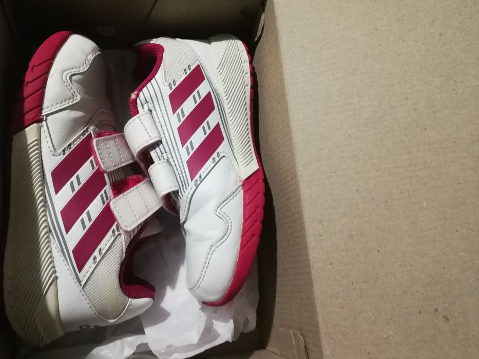 маратонки Reebok 20N и Adidas 22 N и 23 N. Обувки Zara 22N Ponki 21N