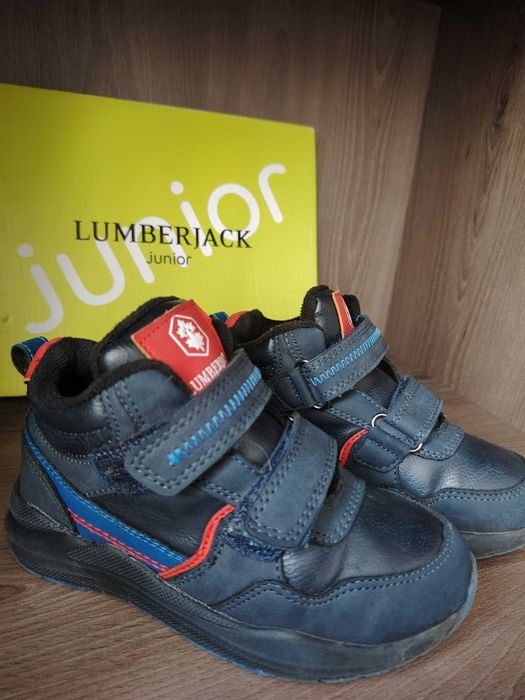 Продам детскую обувь